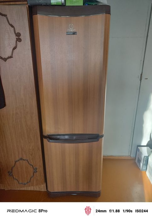 Холодильник INDESIT