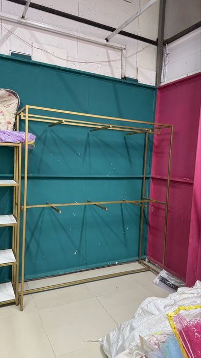 Стеллаж, штор, касса