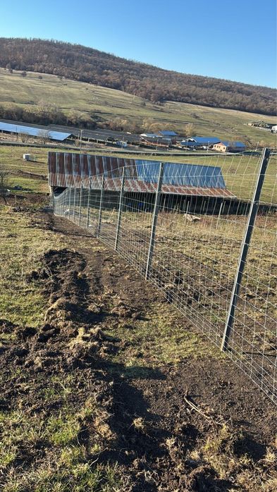 Vand spaleri zincati pentru gard