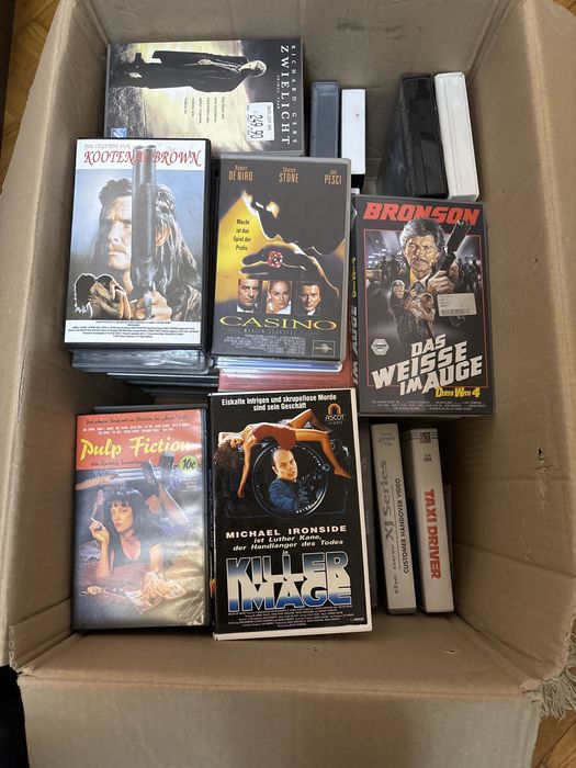 Casete video de vanzare