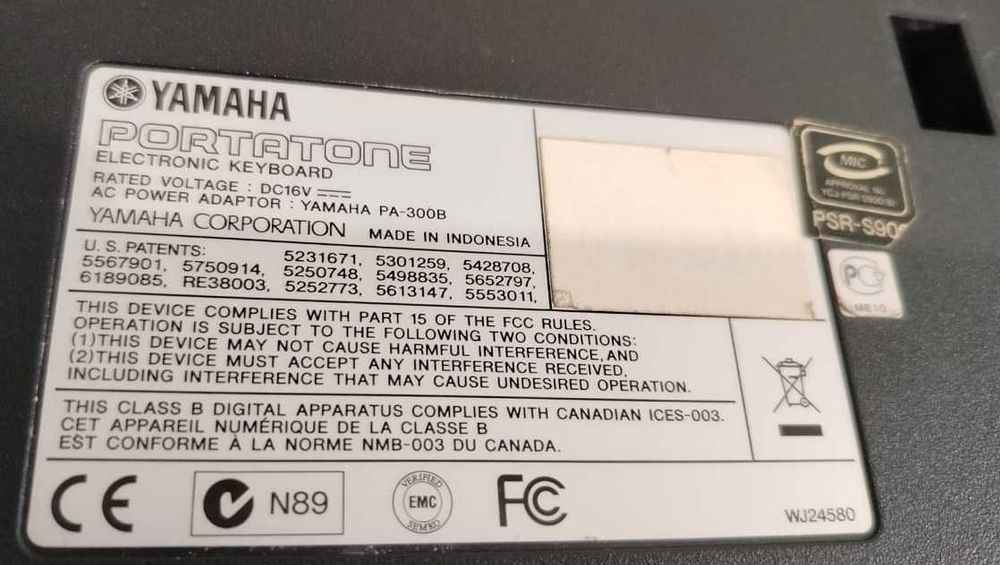 Yamaha PSR-S900 Yamaha PSR-A2000