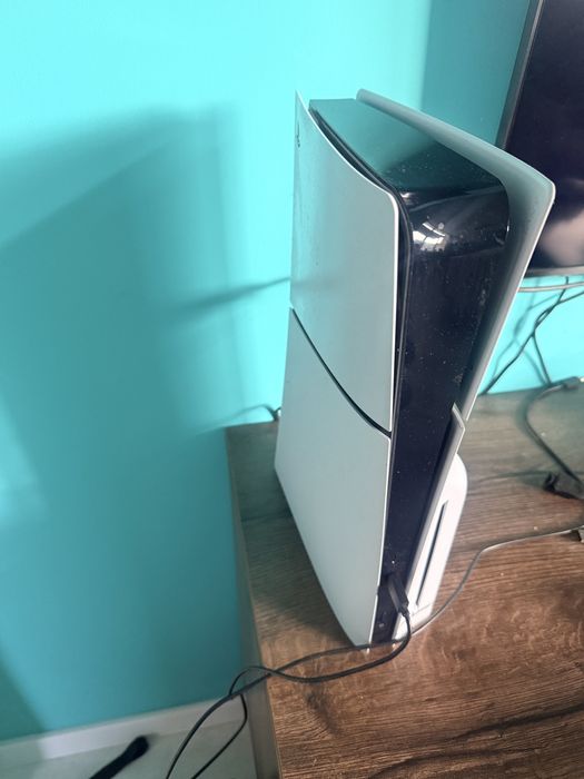Продавам PlayStation 5 чисто нов