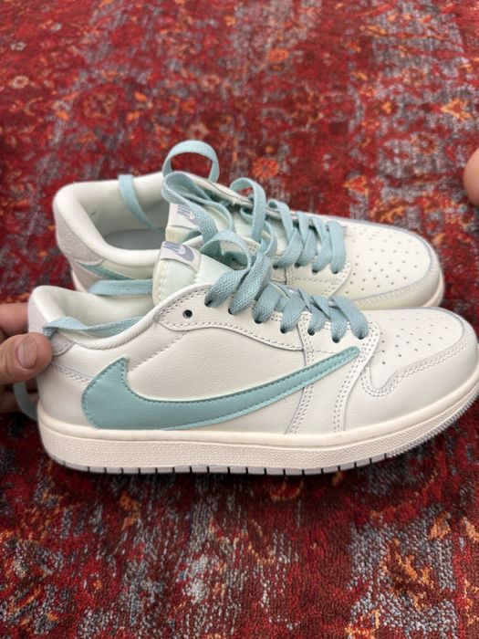 Продам найк оригинал 38,5 потходит на 39