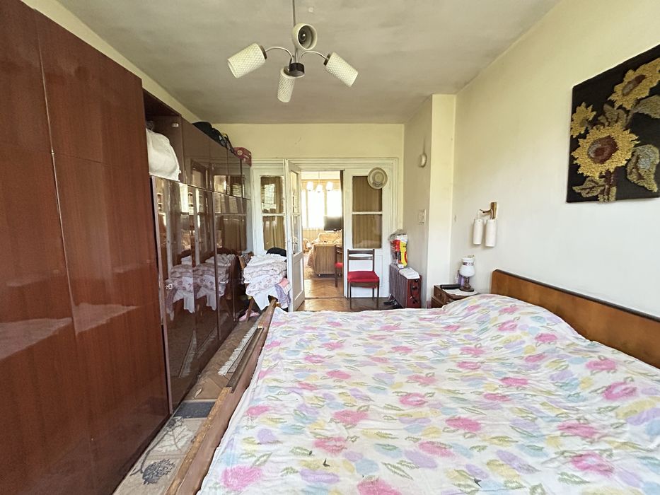 Имоти Силистра продава двустаен апартамент в центъра