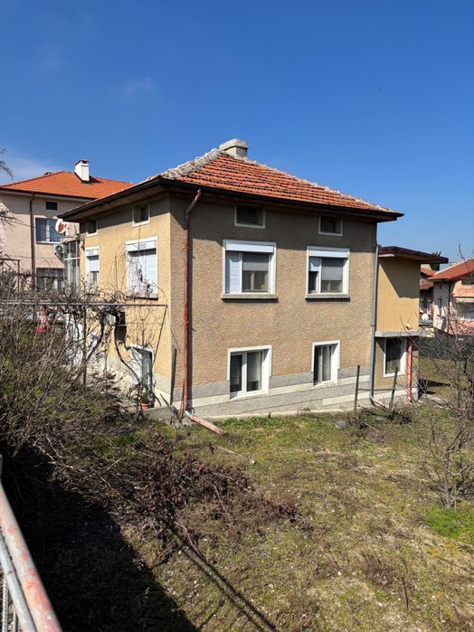 Продава се Къща в Асеновград - 170 кв.м за 750 €/кв.м - Снимка #2