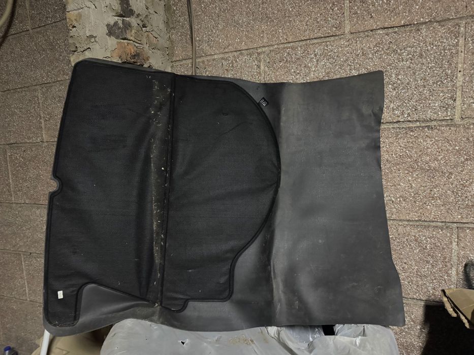 Продам полку полик багажника бмв е39