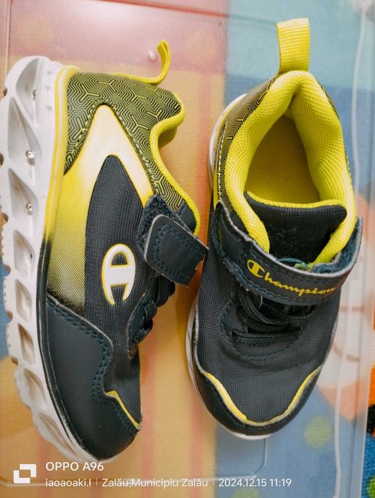 Pantofi sport mărimea 25