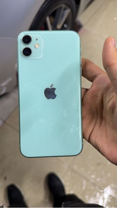 Iphone 11  среднем состояне