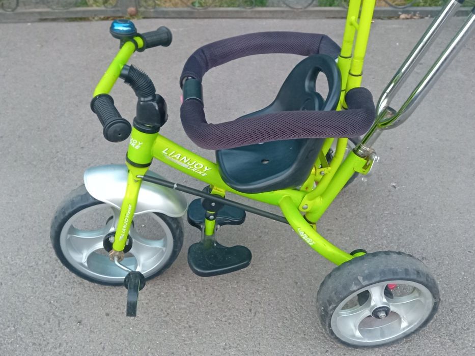 Продаётся трех колесный велосипед
