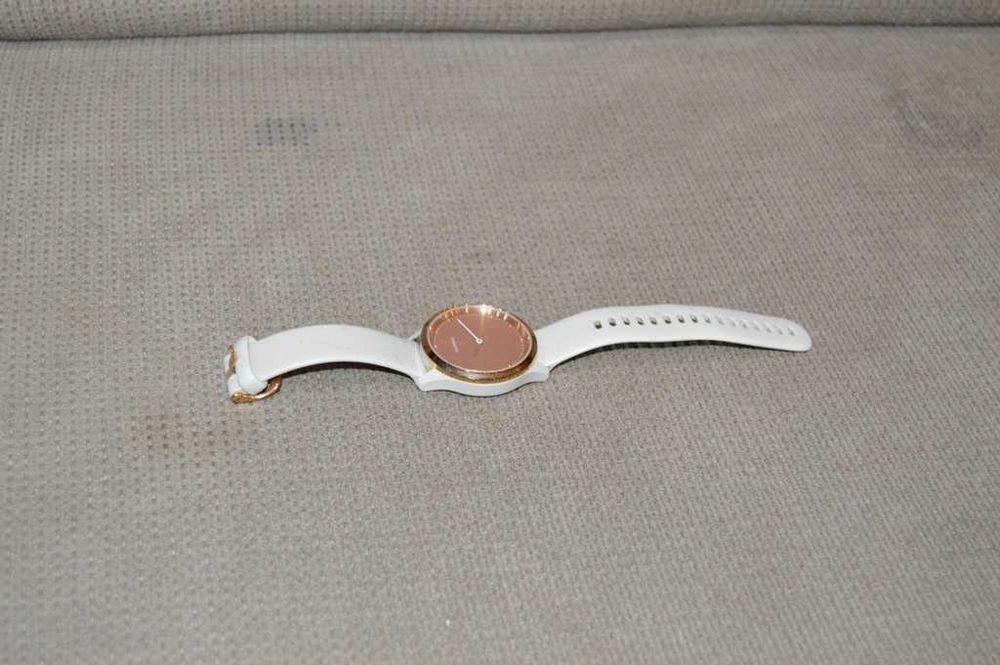 Ceas dama Garmin Vivomove 3s 39mm - defect pentru piese