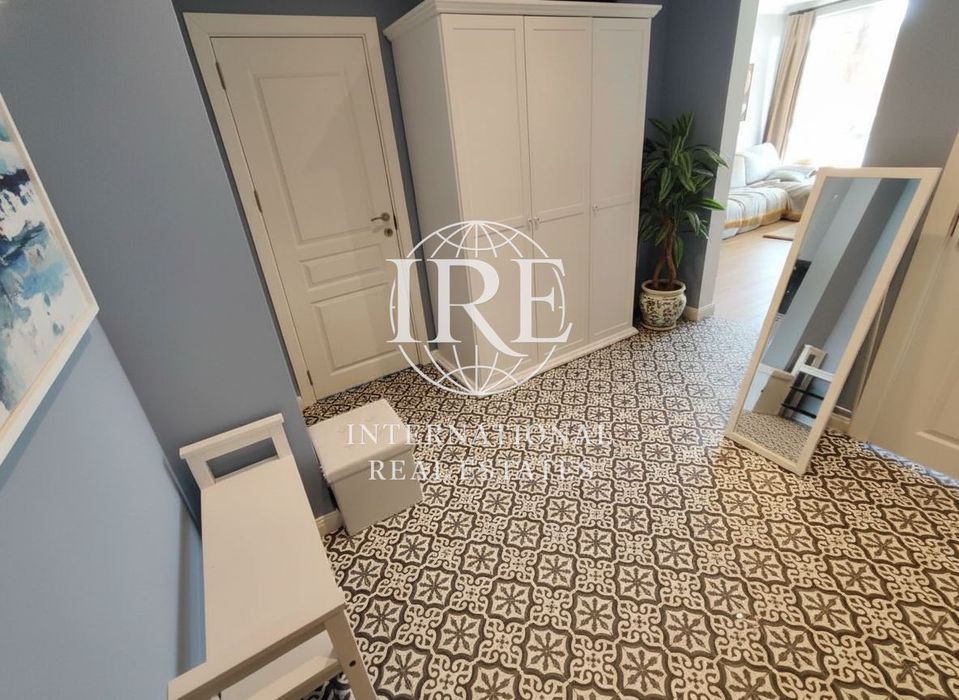 Продава се Тристаен апартамент в Варна, Бриз - 114 кв.м за 3422 €/кв.м - Снимка #2