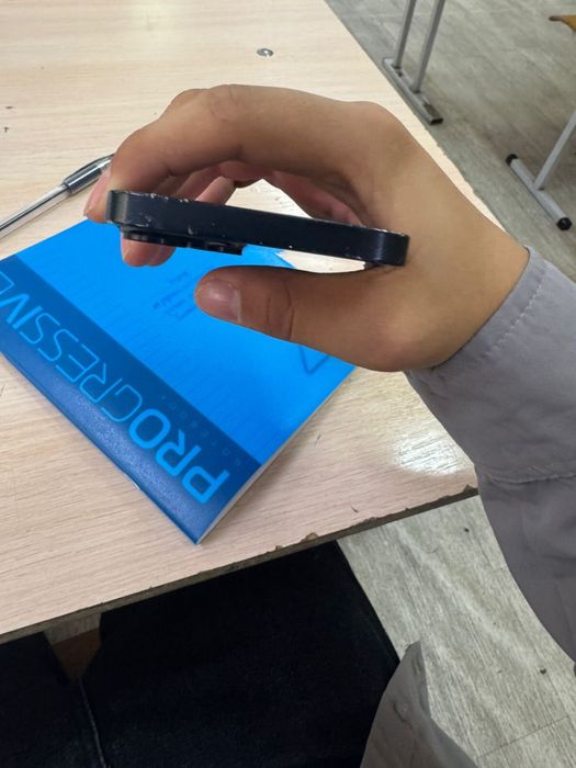 Продам Iphone 13 sim