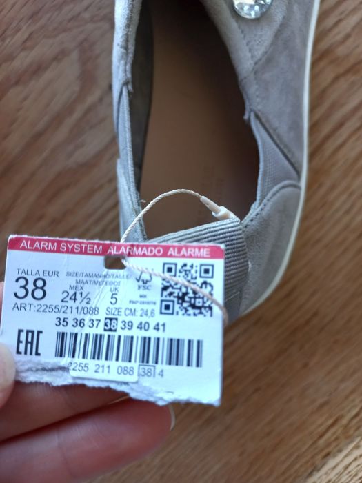 Дамски обувки Pull & Bear с етикет