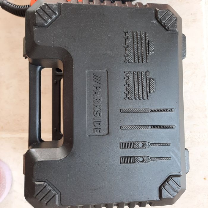 Перфоратор Black&Decker 710 Watts.