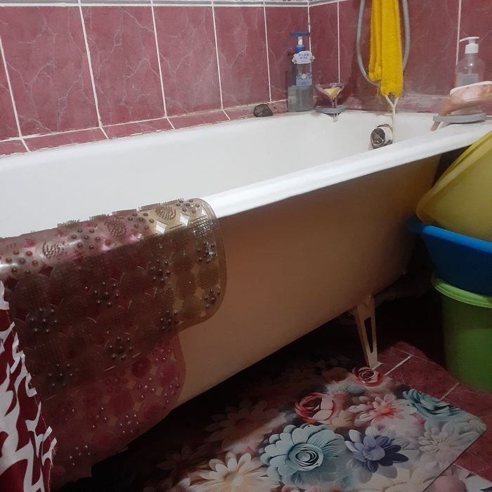Срочно продаётся советская чугунная ванна б/у