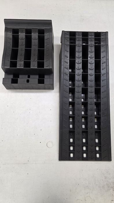 Разглобяема автомобилна рампа 3 тона, пластмаса 130x 38x 21 см