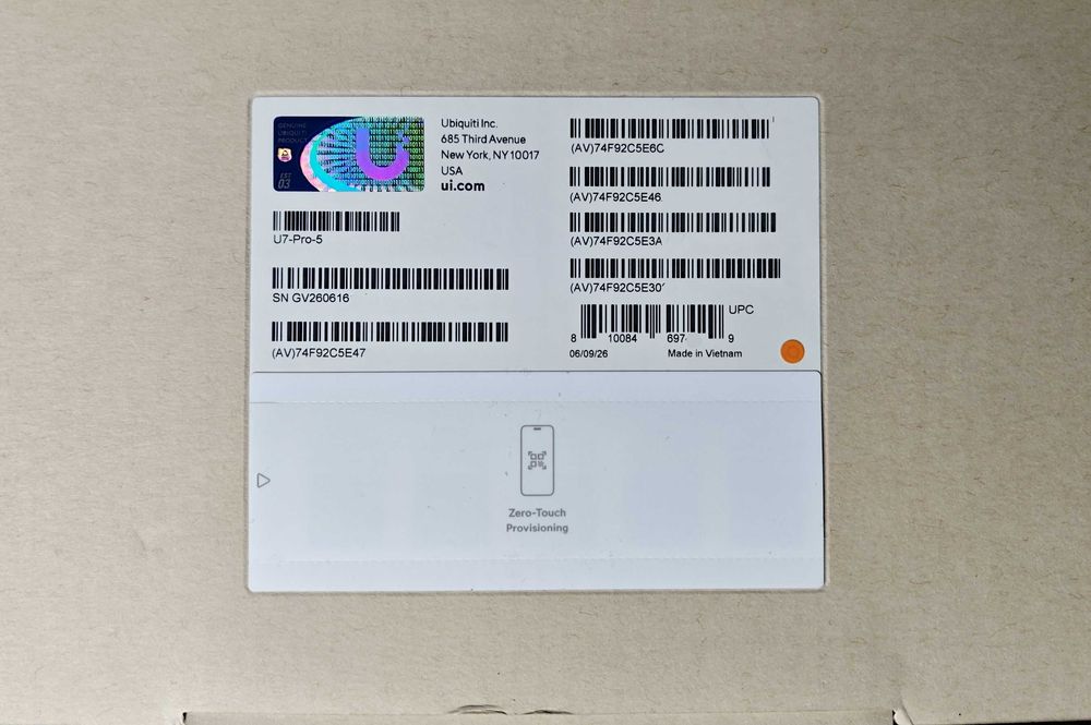 5 броя Ubiquiti UniFi U7-PRO-5 access point пълен комплект