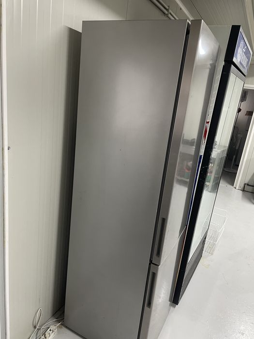 Vand frigider electrolux