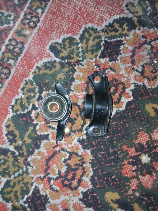 Запчасти на Мазда кронос