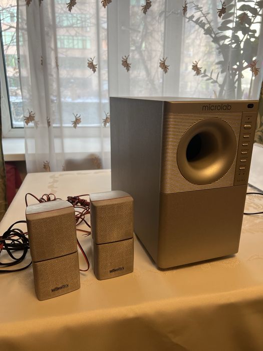 Музыкальный центр, колонки