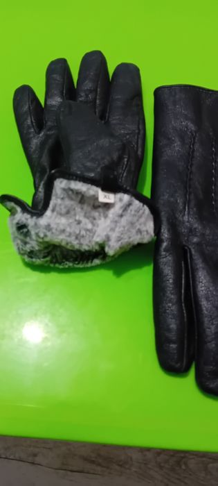 Mănuși din piele noi, marimea xl pret 70 lei