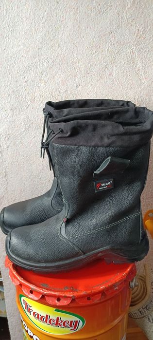 Продаю валенки зимние