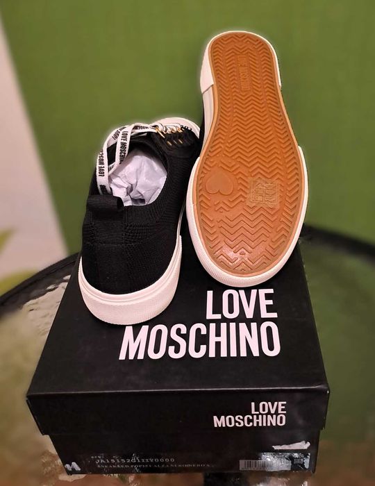 Teniși, marimea 38 Love Moschino