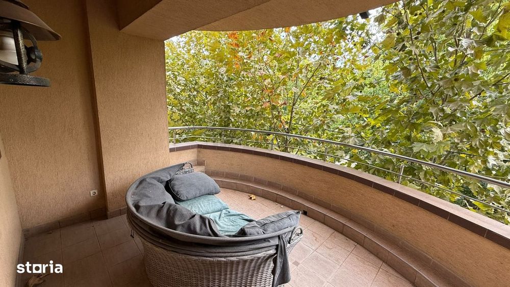 Apartament 4 camere decomandat, terasă, Aviatorilor