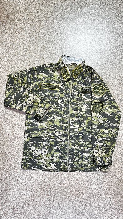 Военная форма с готовыми нашивками, берцы