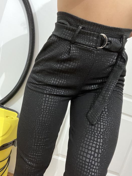 Pantaloni eleganti marimea S