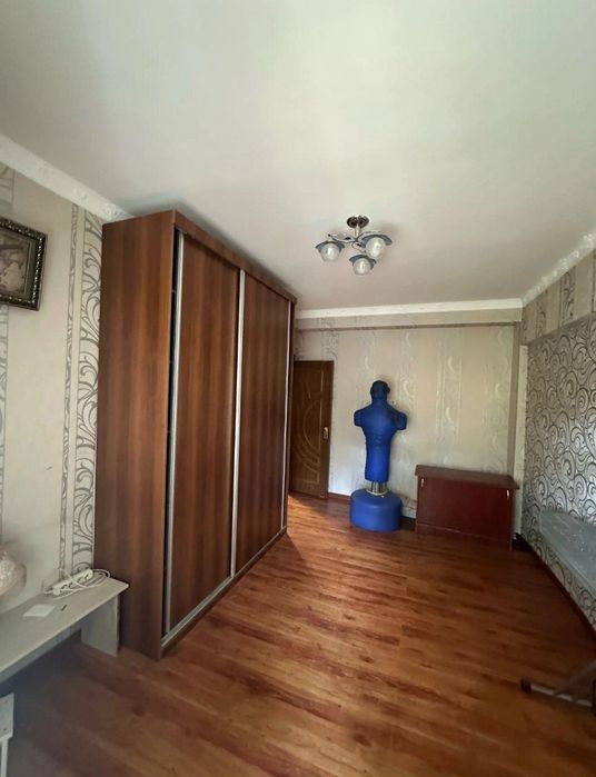 Юнусабад 4 - 3/3/4 кирпичный дом