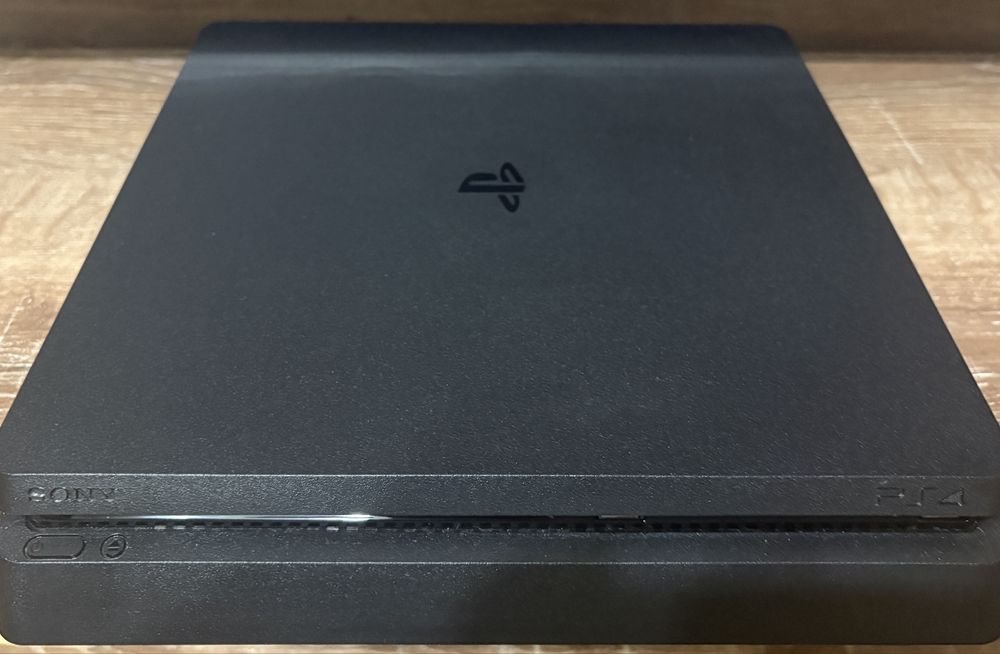 Продам PS4 SLIM 500GB