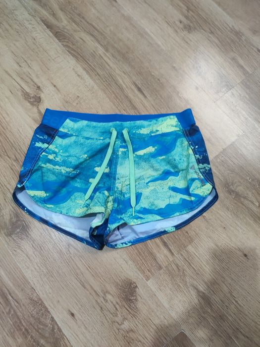 Pantaloni scurți de damă Reebok mărimea XS