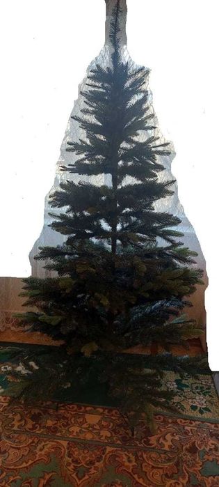 Елка искусственная.