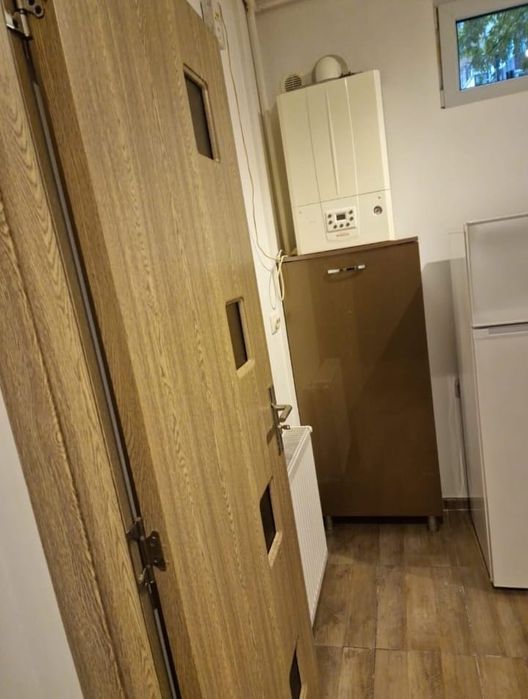 Închiriez garsoniera