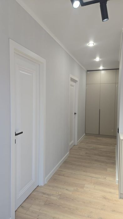 Установка межкомнатных дверей