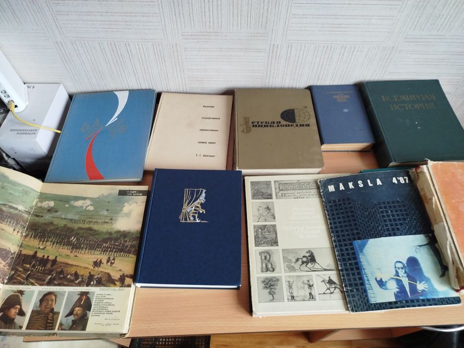 Продам книги б у разного жанра