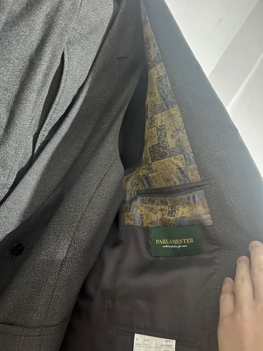 Серый Тройка Parlamenter brend