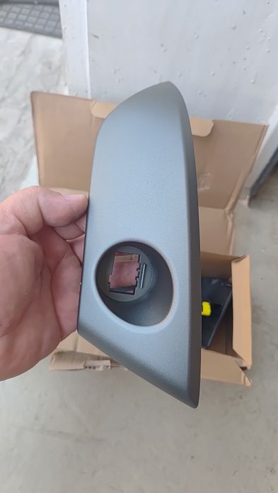 Rav 4 бъбреци панел коруби централна конзола