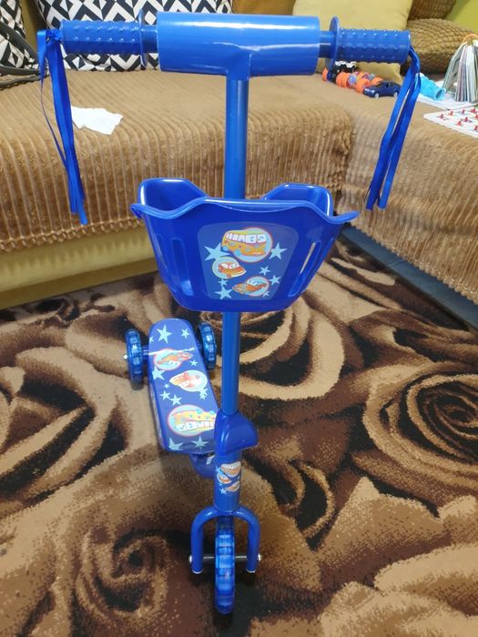 Детска тротинетка за момче- почти нова