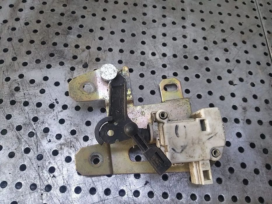 Motoras deschidere haion vw golf 4 1j 1j9827425d