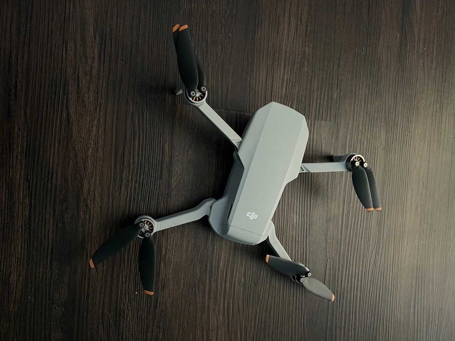 Drona DJI Mini 2 SE Fly More Combo 3 x Baterii