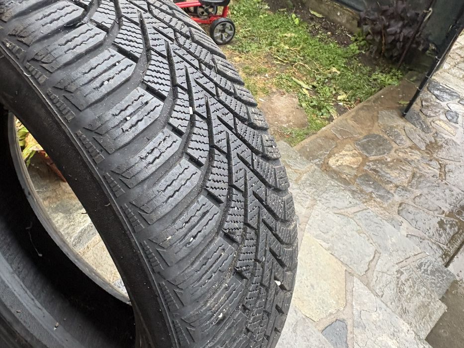 Продавам гуми-205/60R16
