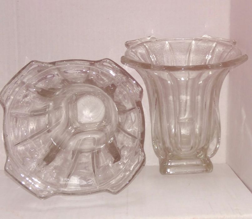 Вази - два различни вида