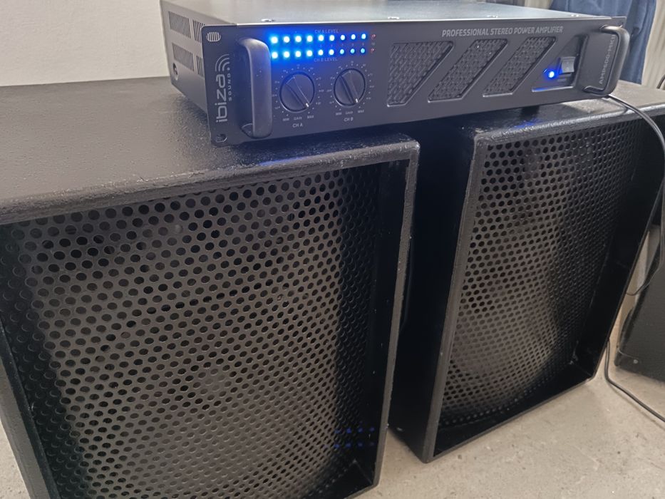 Sistem Audio: 2X500 W  RMS