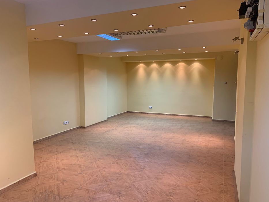 Продава се Магазин в Казанлък - 45 кв.м за 1360 €/кв.м - Снимка #3