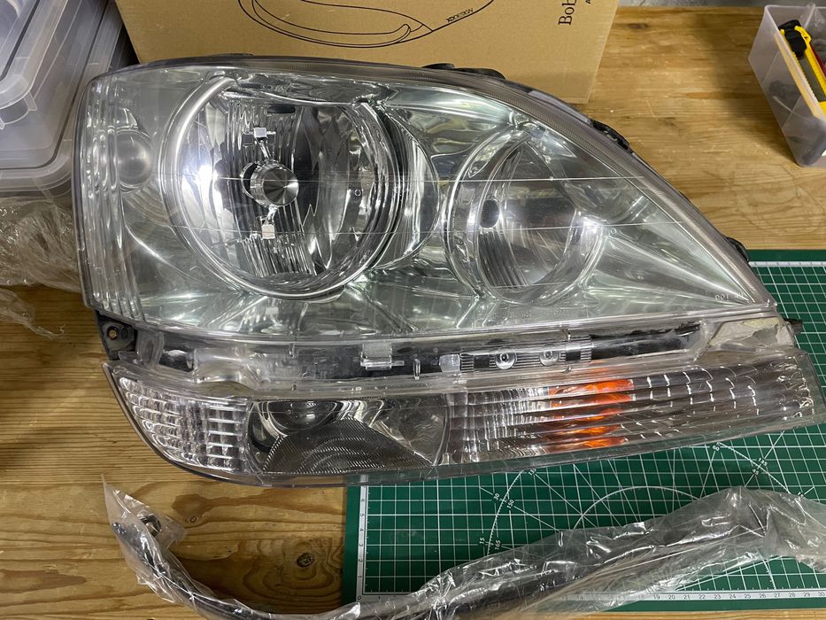 Фара передняя Lexus RX300, Depo