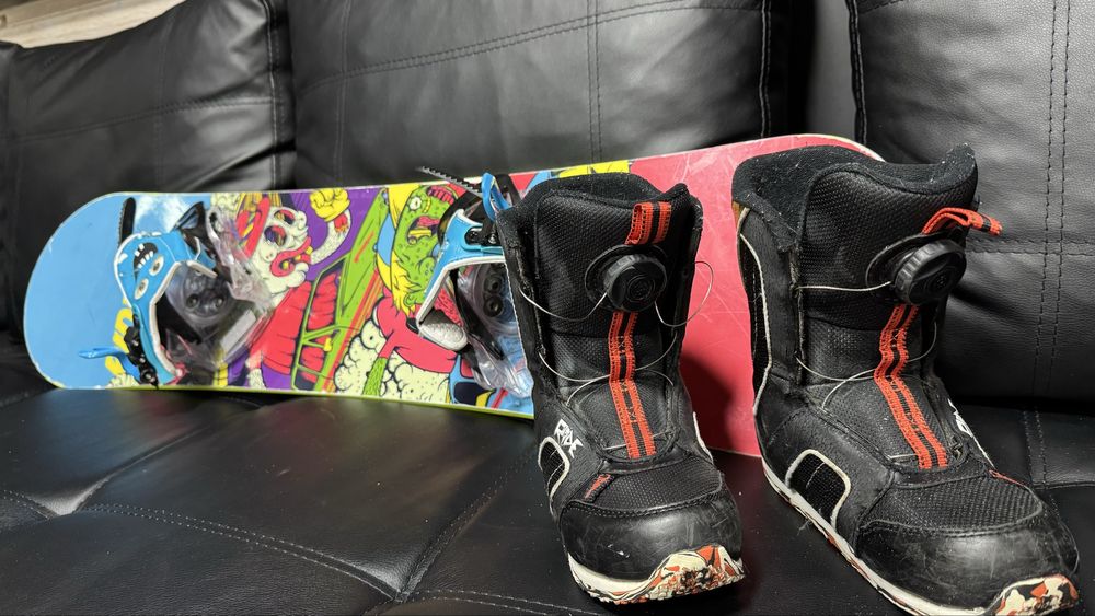 Сноуборд и ботинки