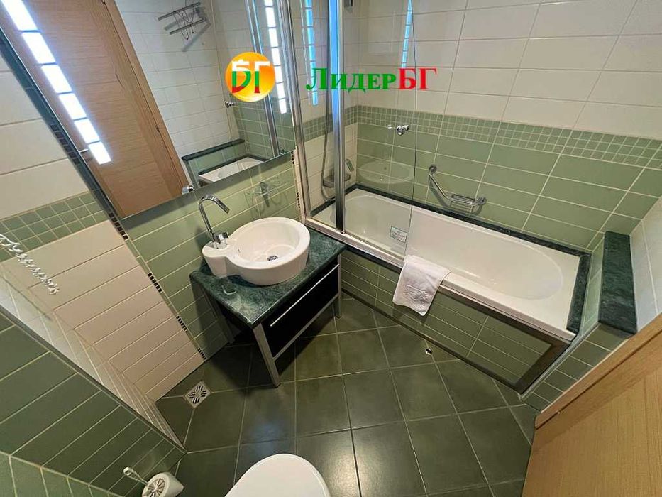 Двустаен апартамент с фронтална морска панорама в комплекс със СПА