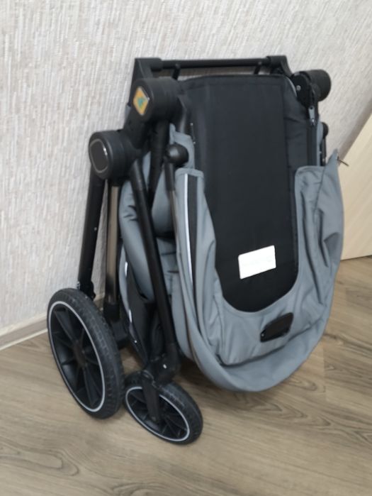 Продам детскую коляску 2в1